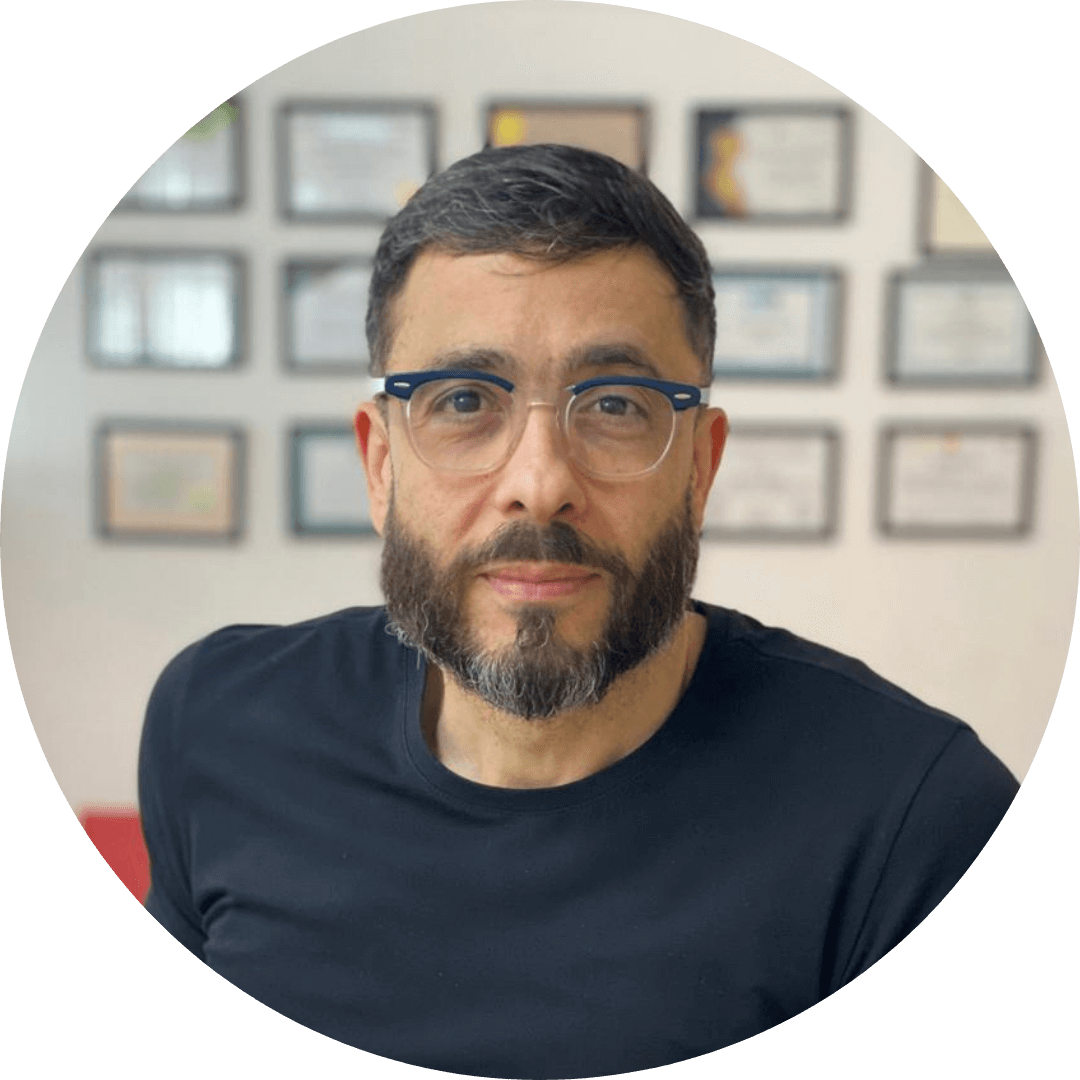 Filipe Macedo em atendimento